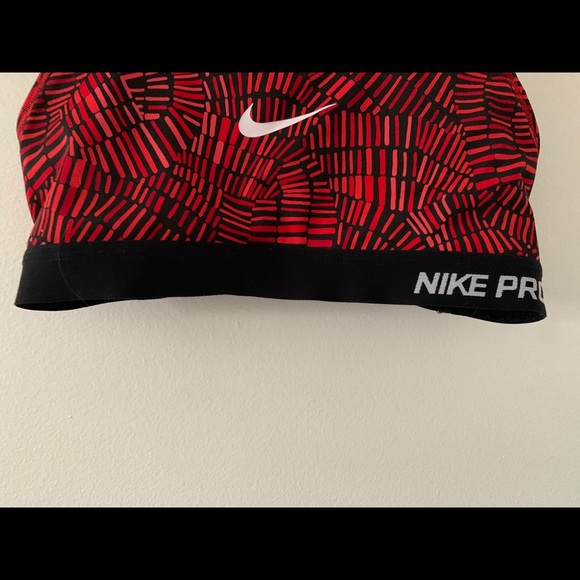 Nike Pro sports bra - Picture 2 of 3